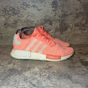 Adidas NMD R1 Sneakers BY3034 Womens sz 8 - peach